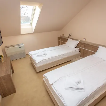 Aparthotel Harizma 013 4*