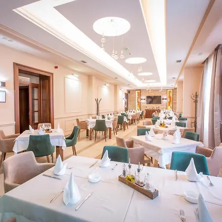 Harizma 013 Aparthotel 4*