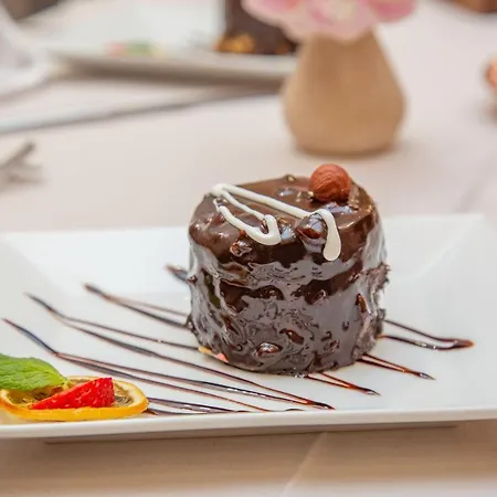 Harizma 013 Aparthotel 4*